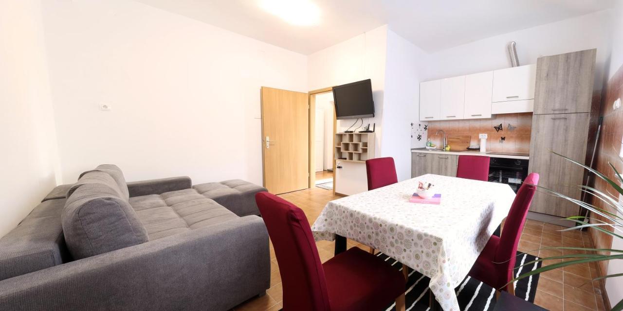 Veline Apartment โคเปร์ ภายนอก รูปภาพ