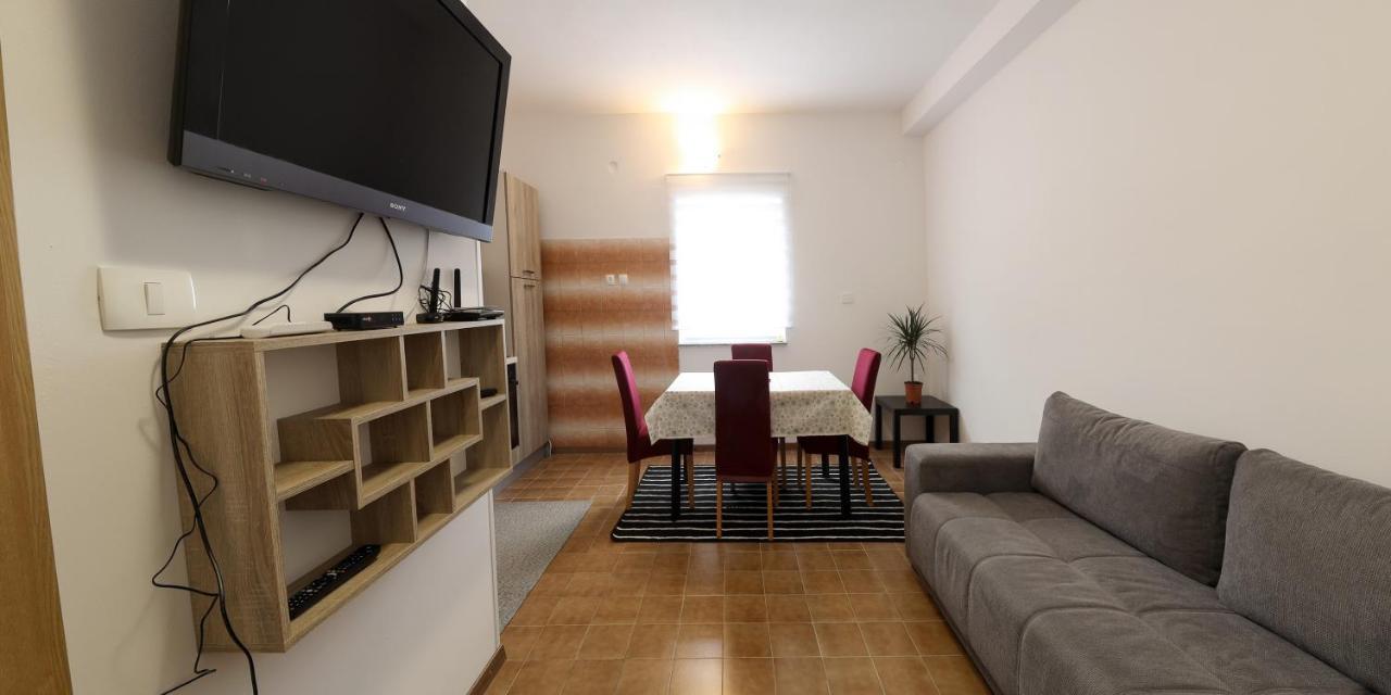 Veline Apartment โคเปร์ ภายนอก รูปภาพ
